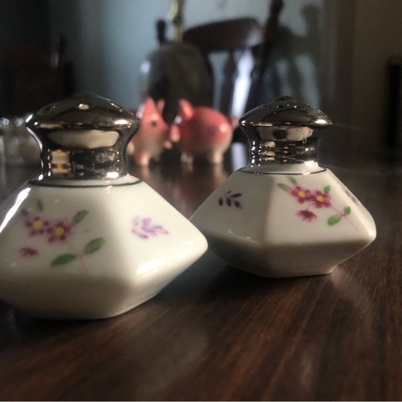 Unique Salt & pepper shaker collection - Picture 5 of 15